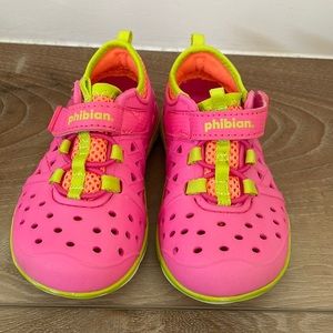 Girl’s Stride Rite water shoes